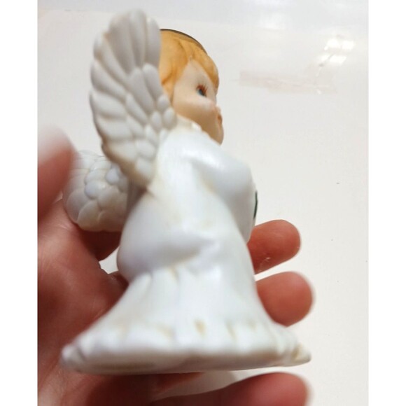 Homco Vintage Angel With Harp Holly Berries 4 Inches Tall Christmas Innocence - Picture 6 of 9